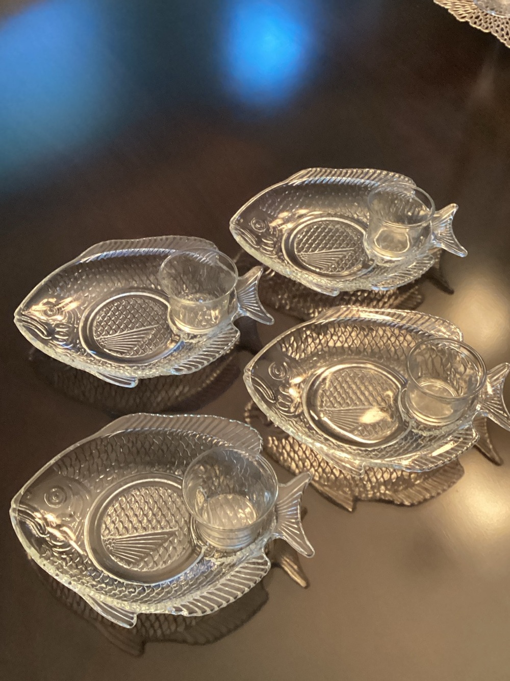 Clear Glass Fish-Shaped Appetizer Plates with Sauce Cups (Set of 4)